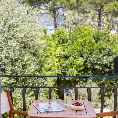 فندق مبيت وإفطار Le Clos De La Pinede Prestige